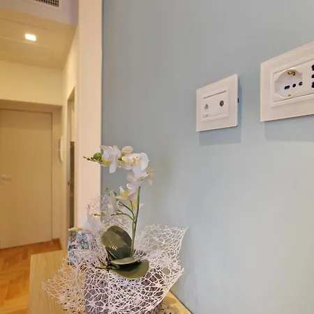 Dea Πανσιόν 4*